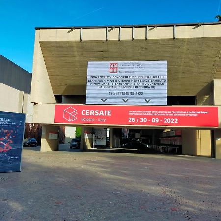 Апартаменти Travel Fiera Болонья Екстер'єр фото
